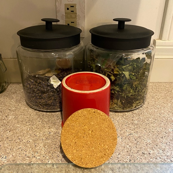 MADE IN ITALY 🇮🇹 CERAMICHE ALFA Glossy Red TEA Jar w/Cork Lid - Picture 6 of 9